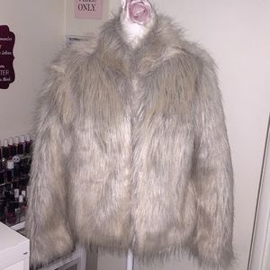 Beautiful Faux fur coat.